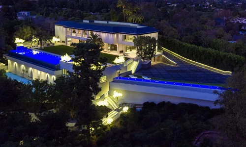 Bên trong biệt thự khổng lồ đang rao bán 150 triệu USD