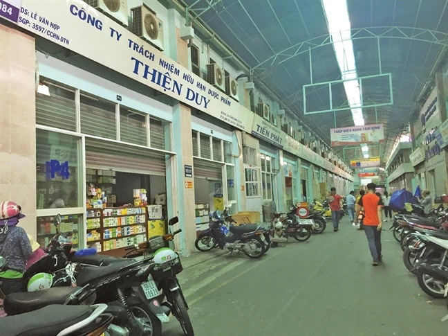 Cận cảnh chợ thuốc bán sỉ lớn nhất SG khiến ngành Y tế đau đầu