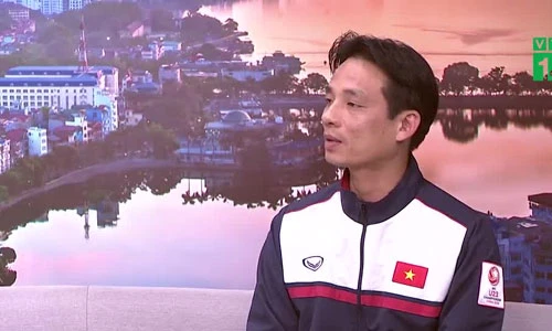 Bác sỹ U23 VN tiết lộ chuyện khâu môi cho Bùi Tiến Dũng trong 5 giây