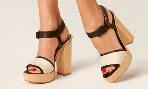 Những mẫu xăng đan gây sốt hè 2015