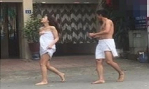 Sự thật ảnh cặp đôi quấn khăn tắm lao ra từ nhà nghỉ