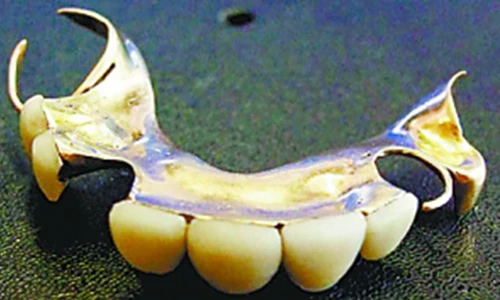 Những món đồ lạ lùng nhất từng được bán đấu giá 