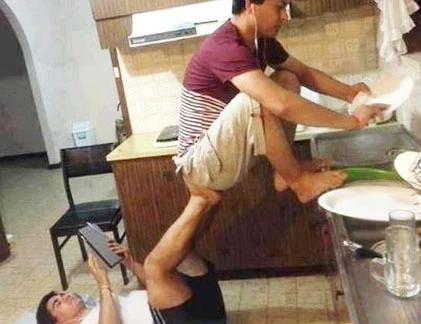 Ảnh cười Facebook: Làm việc nhóm