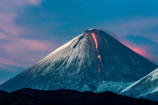 Chiêm ngưỡng 10 ngọn núi lửa đẹp nhất ở Nga