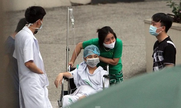 Bệnh viện Bạch Mai ra sao trước khi được gỡ bỏ lệnh cách ly?