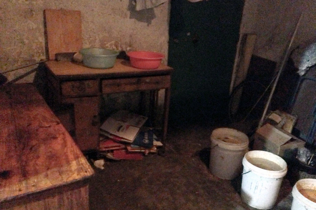 Hình ảnh bí mật về khu ổ chuột dưới lòng đất