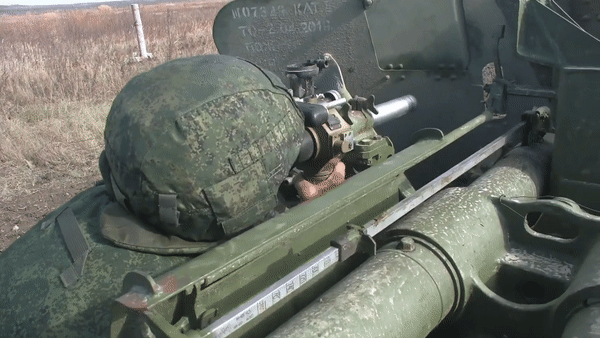 Để triển khai pháo chống tăng MT-12, thường phải sử dụng đến các phương tiện cơ giới từ xe tải quân sự đặc chủng cho đến xe bọc thép đa năng để kéo.