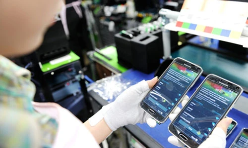 Khám phá “lò” sản xuất Samsung Galaxy S5