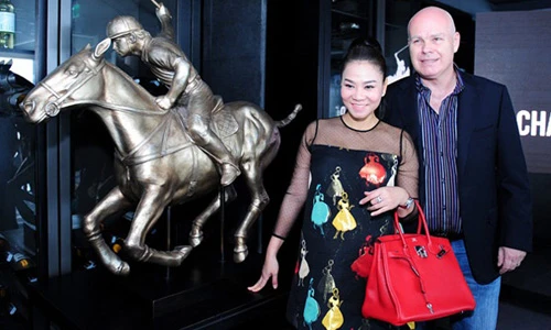 Soi loạt túi xách của Thu Minh gây choáng vì đắt đỏ