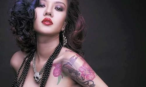 Vẻ quyến rũ của những cô gái xăm trổ đầy mình