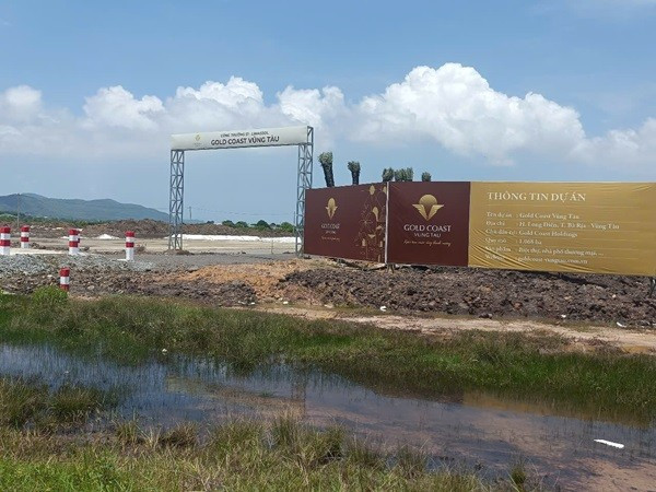 Hạ tầng dự án đang được triển khai xây dựng với tiến độ khá “từ tốn”, không có gì là rầm rộ như quảng cáo. Ảnh: Thiên Bảo – Lê Vũ anh-1-8965.jpg