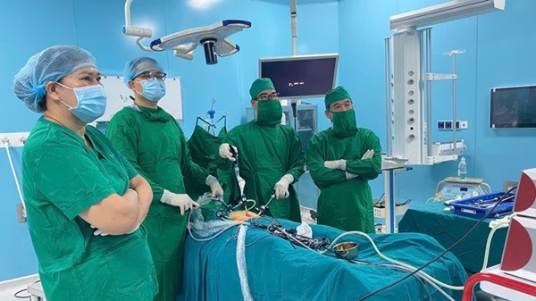 Một ngày 2 trường hợp viêm ruột thừa được phẫu thuật nội soi ngay tại Côn Đảo. Ảnh: SYT y-te-tp-hcm-1.jpg
