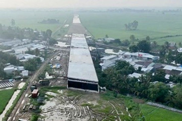 Cao tốc Châu Đốc - Cần Thơ - Sóc Trăng dài 188km, vốn đầu tư hơn 44.600 tỷ đồng. Ảnh: Phương Anh cao-toc-can-tho-1.jpg