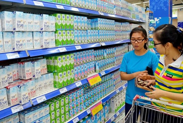 Người tiêu dùng đang lạc vào “ma trận” của tên gọi sản phẩm sữa. Nguồn: IT anh-1.jpg