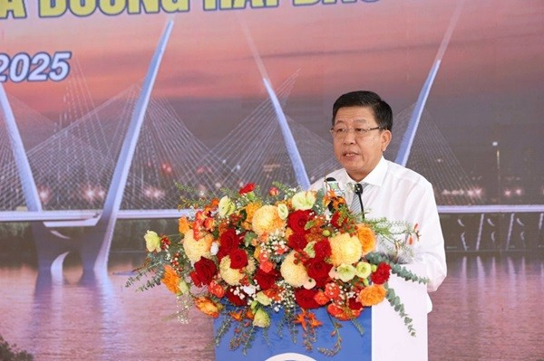 Phó Chủ tịch UBND TP Hà Nội Dương Đức Tuấn phát biểu tại lễ khởi công công trình. ha-noi-3.jpg