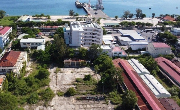 Khu đất Trường Cao đẳng Nghề Nha Trang bên bờ biển Nha Trang. Ảnh: Thái Bình bt-nha-trang-2.jpg