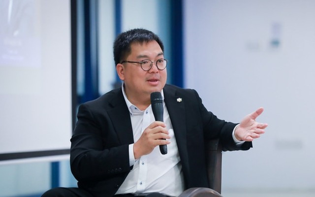Ông Hoàng Nam Tiến cho rằng: "người học giỏi chưa chắc làm giỏi". Ảnh: Facebook nam-tien3.jpg