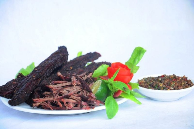 Thịt trâu gác bếp chuẩn thường có giá khá cao. Ảnh: Nangfood thit-trau-gac-bep2.jpg