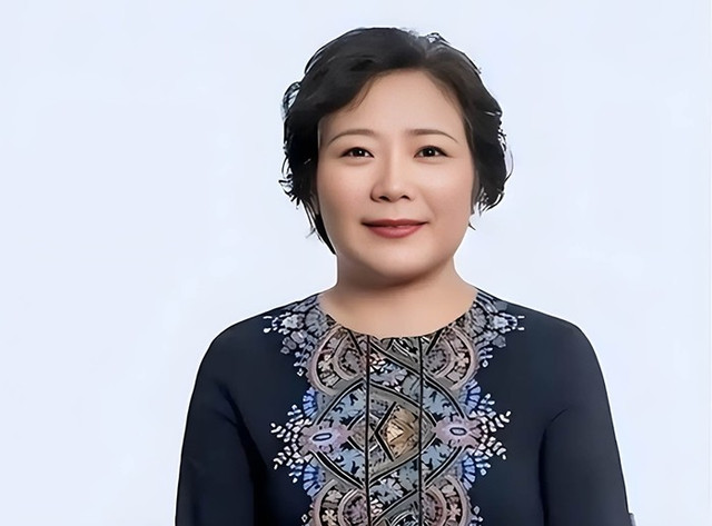 Ngô Á Quân là nữ tỷ phú bất động sản nổi tiếng ở Trung Quốc. Ảnh: Baidu nua-dai-gia.jpg