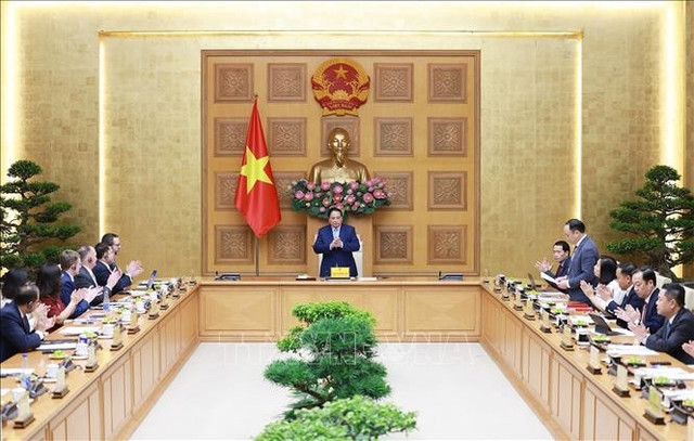 Thủ tướng Phạm Minh Chính chủ trì tọa đàm với các doanh nghiệp Vương quốc Anh. Ảnh: Dương Giang/TTXVN thu-tuong3.jpg
