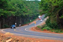 Gói thầu XL12 cao tốc Bắc – Nam phía Tây: Một mình một ngựa, giá bỏ thầu sát giá dự toán