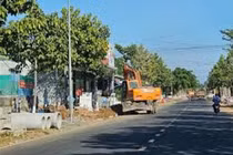 Đấu thầu lát vỉa hè tại Định Quán: Hai nhà thầu đối đầu sát nút về giá