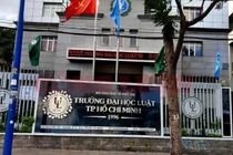 Gói thầu 9,8 tỷ ở Đại học Luật TP HCM: Giá chênh 49 triệu, nhà thầu nào sẽ thắng?