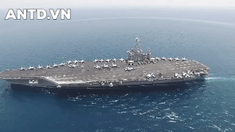 Truyền thông quốc tế cho biết, một nhóm tác chiến của hải quân Mỹ do tàu sân bay hạt nhân USS Harry Truman dẫn đầu đã đi qua eo biển Gibraltar và hiện đang tiến thẳng tới các căn cứ quân sự của Nga dọc theo bờ biển Syria.
