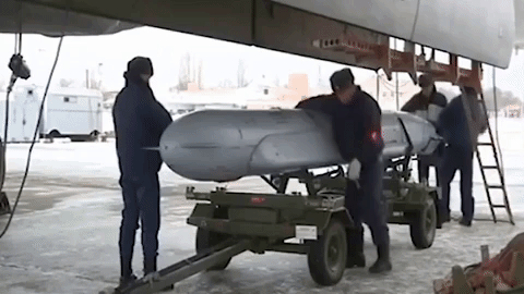 Hoặc chúng cũng có thể được gắn trực tiếp lên cánh máy bay.