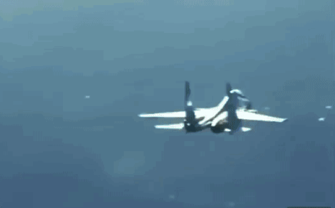 Hãng thông tấn Al Masdar News dẫn nguồn từ trang tin tức hàng không Avia của Nga cho biết, tiêm kích Su-35 của nước này đóng tại Syria đã báo động chiến đấu và cất cánh đánh chặn chiến đấu cơ Israel đang chuẩn bị tấn công lãnh thổ Syria.