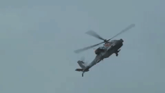 AH-64E vẫn giữ nguyên kho vũ khí khủng khiếp vốn trang bị trên phiên bản AH-64D, gồm 16 tên lửa không đối đất Hellfire.