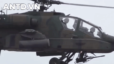 AH-64E bay cao hơn, cánh quạt hoạt động ổn định và linh hoạt hơn, nhờ thế phi công có thể áp dụng chế độ bay tự động trong những trường hợp cần thiết.
