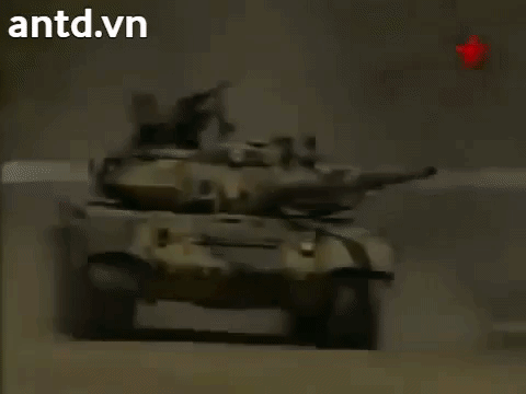 T-90 là loại xe tăng đầu tiên trên thế giới được trang bị hệ thống bảo vệ 4 lớp cho sự bảo vệ chắc chắn trước các loại vũ khí chống tăng của đối phương.