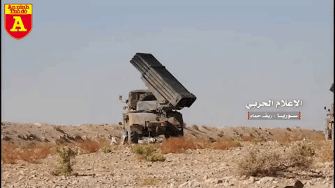 Với BM-21 trong tay, lục quân các nước có thể liên tục tạo cho đối thủ tâm lý lo sợ mỗi khi chúng được triển khai ra mặt trận. Tiếng rít gió từ những quả rocket được phóng ra từ BM-21 đã tạo ra áp lực tâm lý cho bất cứ đối thủ nào bị chúng tấn công.