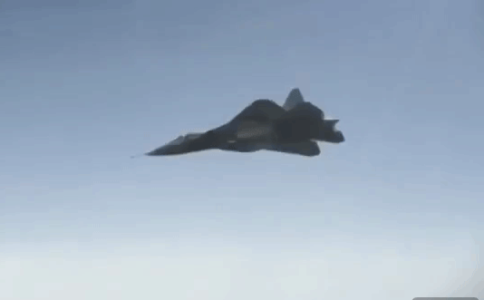 Hiện nay những tiêm kích mà truyền thông vẫn gọi bằng cái tên Su-57 thực chất chỉ là mẫu thử nghiệm Sukhoi T-50 mà thôi, chưa có một chiếc Su-57 đích thực nào được sản xuất.