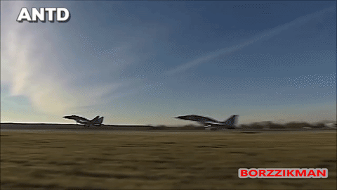 Việc nâng cấp ở hệ thống điện tử đem lại cho MiG-29SMT khả năng mang vác hầu hết vũ khí chính xác cao của nước Nga.