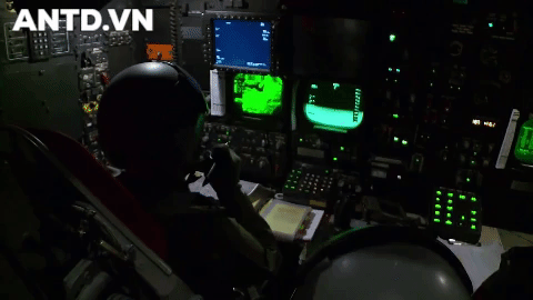 Trong chiến tranh Việt Nam, B-52 thường phải đối chọi với hệ thống phòng không mà không có biện pháp bảo vệ hiệu quả. Là một máy bay ném bom to lớn, tốc độ bay chậm nó dễ dàng trở thành mồi ngon của các hệ thống lửa đánh chặn này.