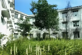 Cảnh hoang lạnh bên trong bệnh viện trăm tỷ ở Huế