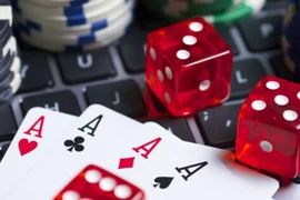 Thanh niên đang đánh bạc qua mạng bị Công an bắt giữ