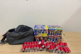 Cảnh sát tuần tra đêm gặp nam thanh niên vác ba lô pháo nổ