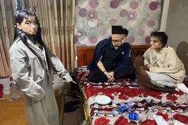 Công an phát hiện nhóm nam nữ mở ‘tiệc ma túy’ trong nhà nghỉ