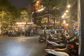 Chiếm dụng lòng đường, vỉa hè làm nơi để xe ở phường Đống Đa