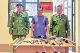 Người dân ở Bắc Ninh tự giác giao nộp súng đạn cho Công an