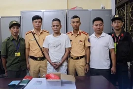 Khởi tố đối tượng giấu gần 2 bánh heroin trong ô tô