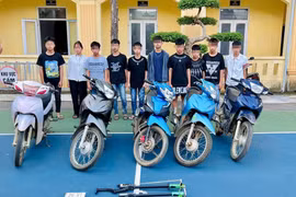 Nhóm thanh thiếu niên mang hung khí cướp biển số xe 