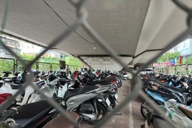 Xử lý nghiêm chủ tịch cấp xã nếu để tái diễn bãi xe dưới gầm cầu