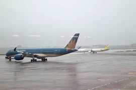 Hàng chục chuyến bay tại Sân bay Nội Bài bị ảnh hưởng bởi mưa dông 