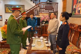 Bắt giám đốc công ty Trung Hiếu khai thác đất trái phép