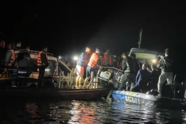 Lào Cai chỉ đạo làm rõ vụ chìm tàu trên hồ Thác Bà khiến 6 người mất tích