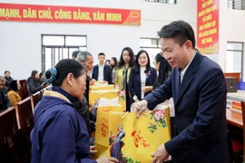 Công an tỉnh Phú Thọ trao tặng quà Tết cho hộ nghèo, gia đình chính sách